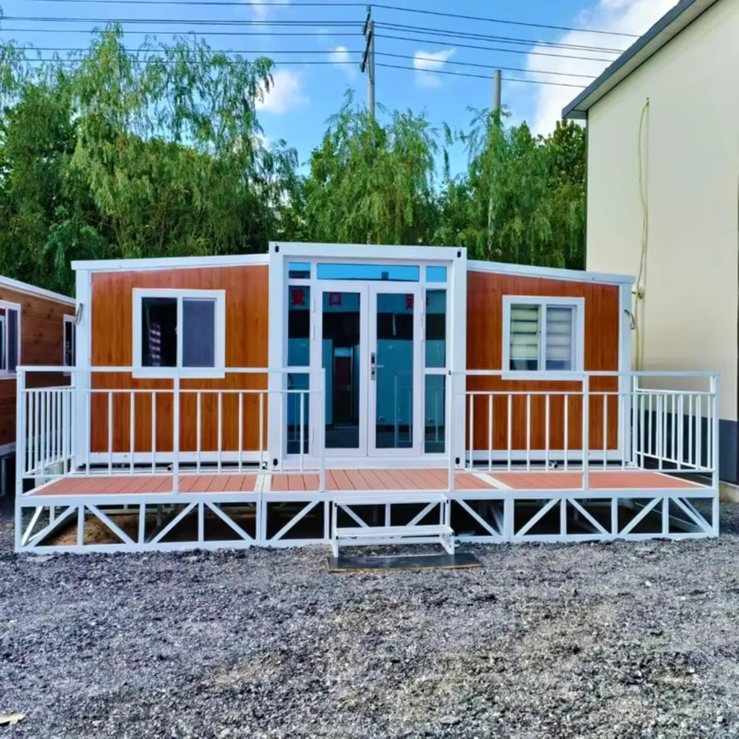Discover Luxury Living: Reviews of the 20ft & 40ft Prefab Tiny Cabin